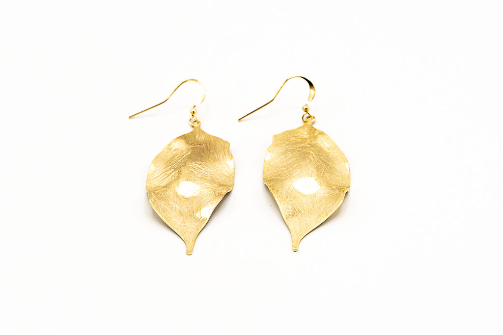 Brass earrings foglia