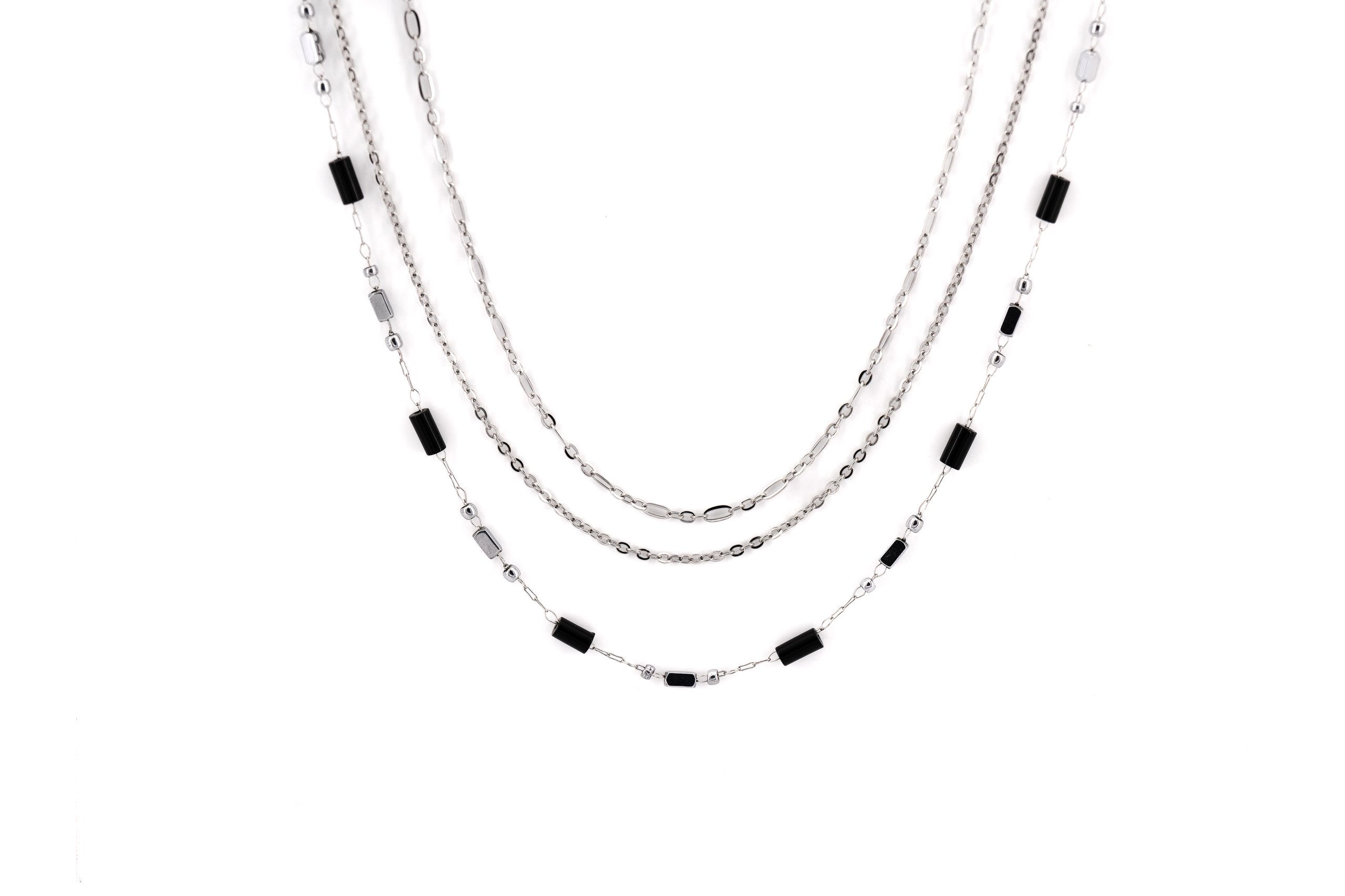 Collana corta tre fili acciaio e tubini agata nera