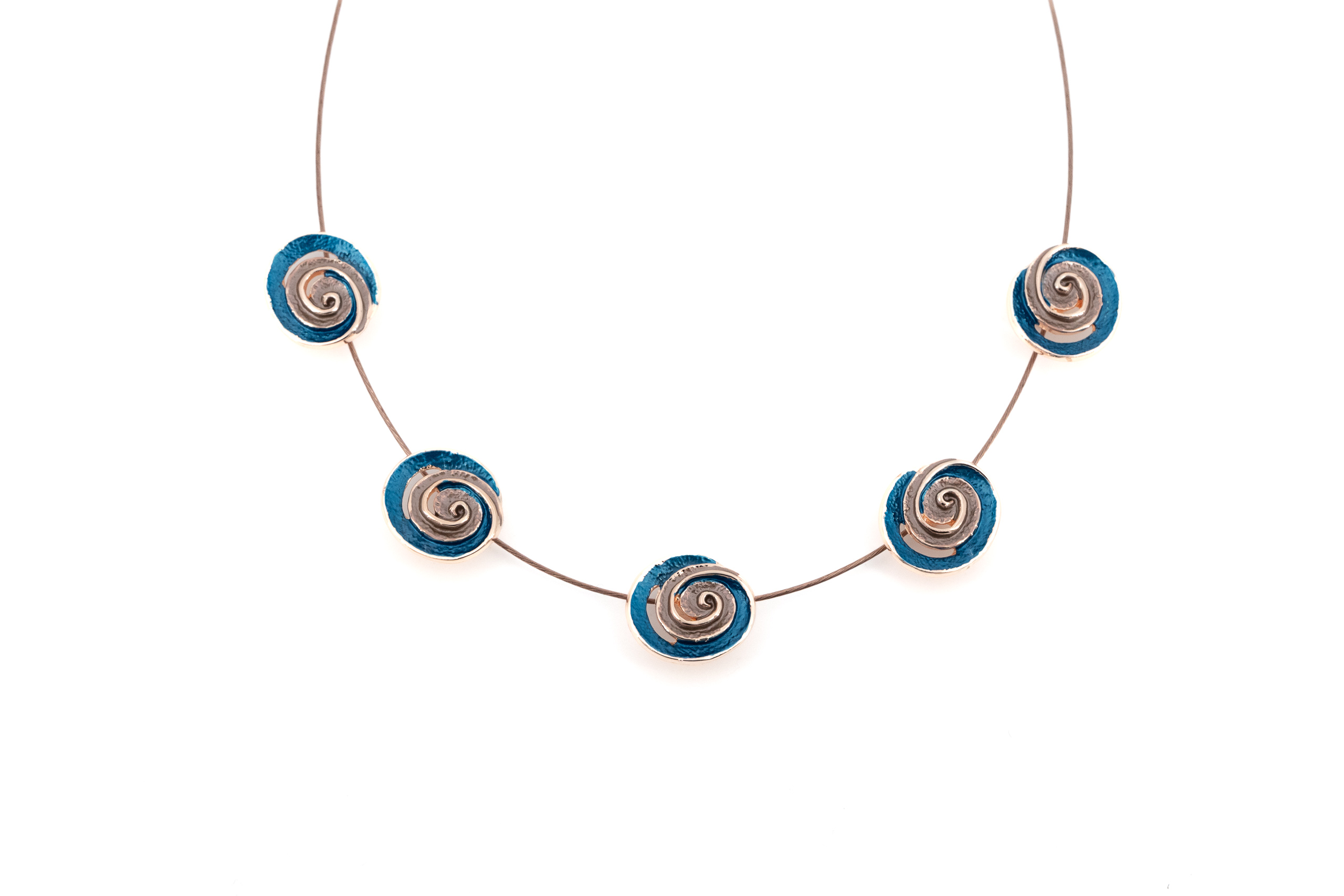 Collana filo acciaio corta zama cinque chioccioline