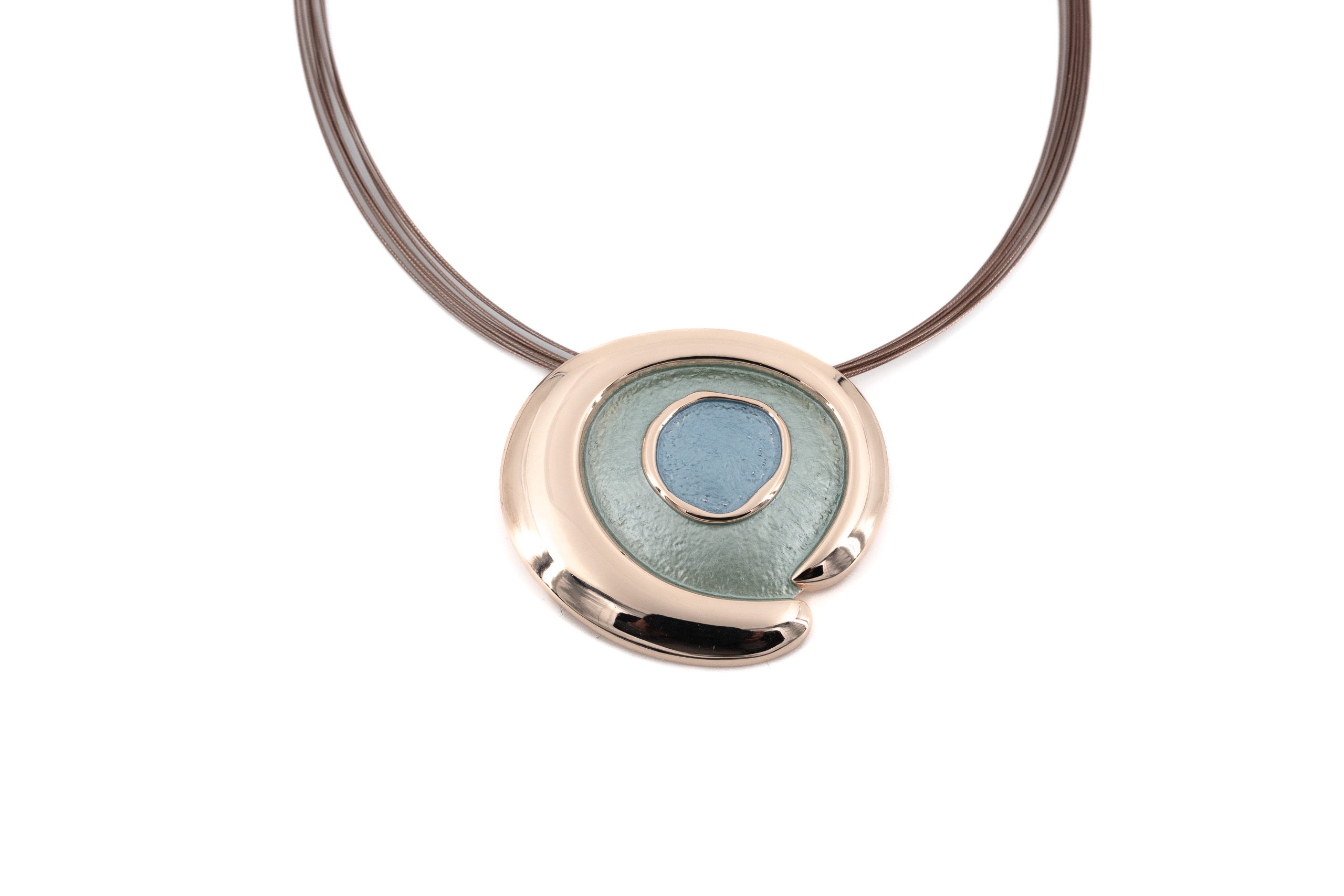 Collana fili acciaio corta zama chiocciola stilizzata