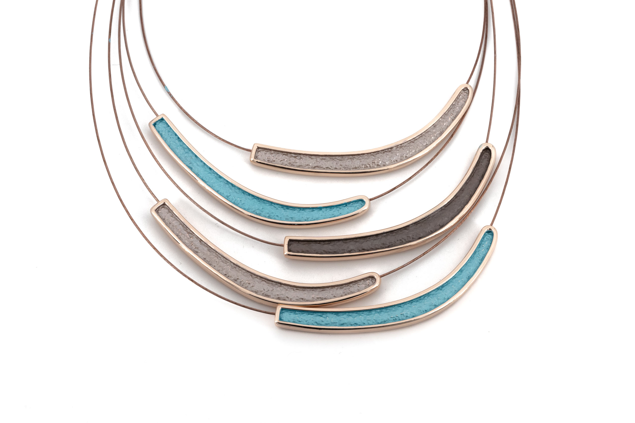 Collana cinque fili acciaio corta zama forme allungate