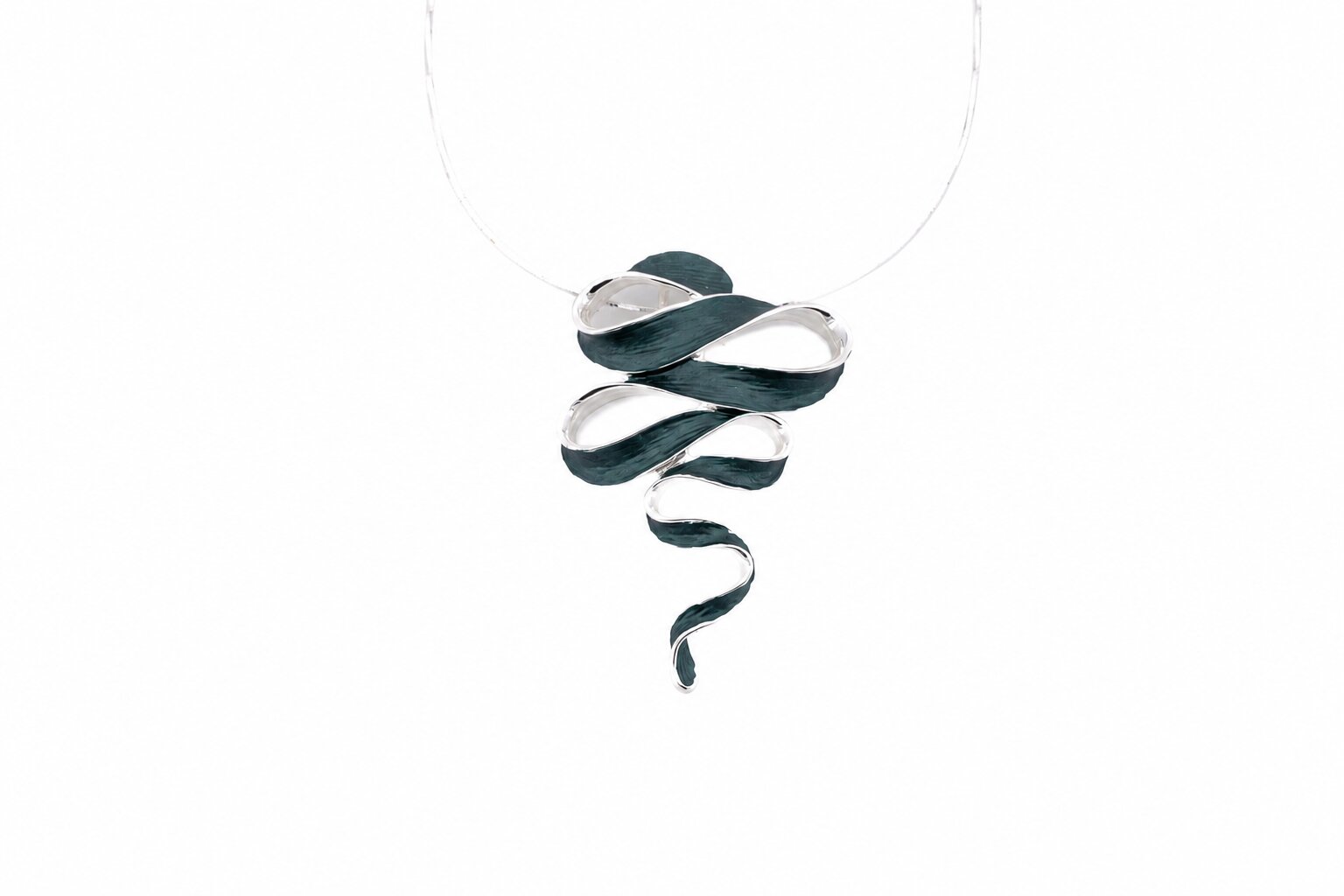 Collana fili acciaio corta zama serpentino