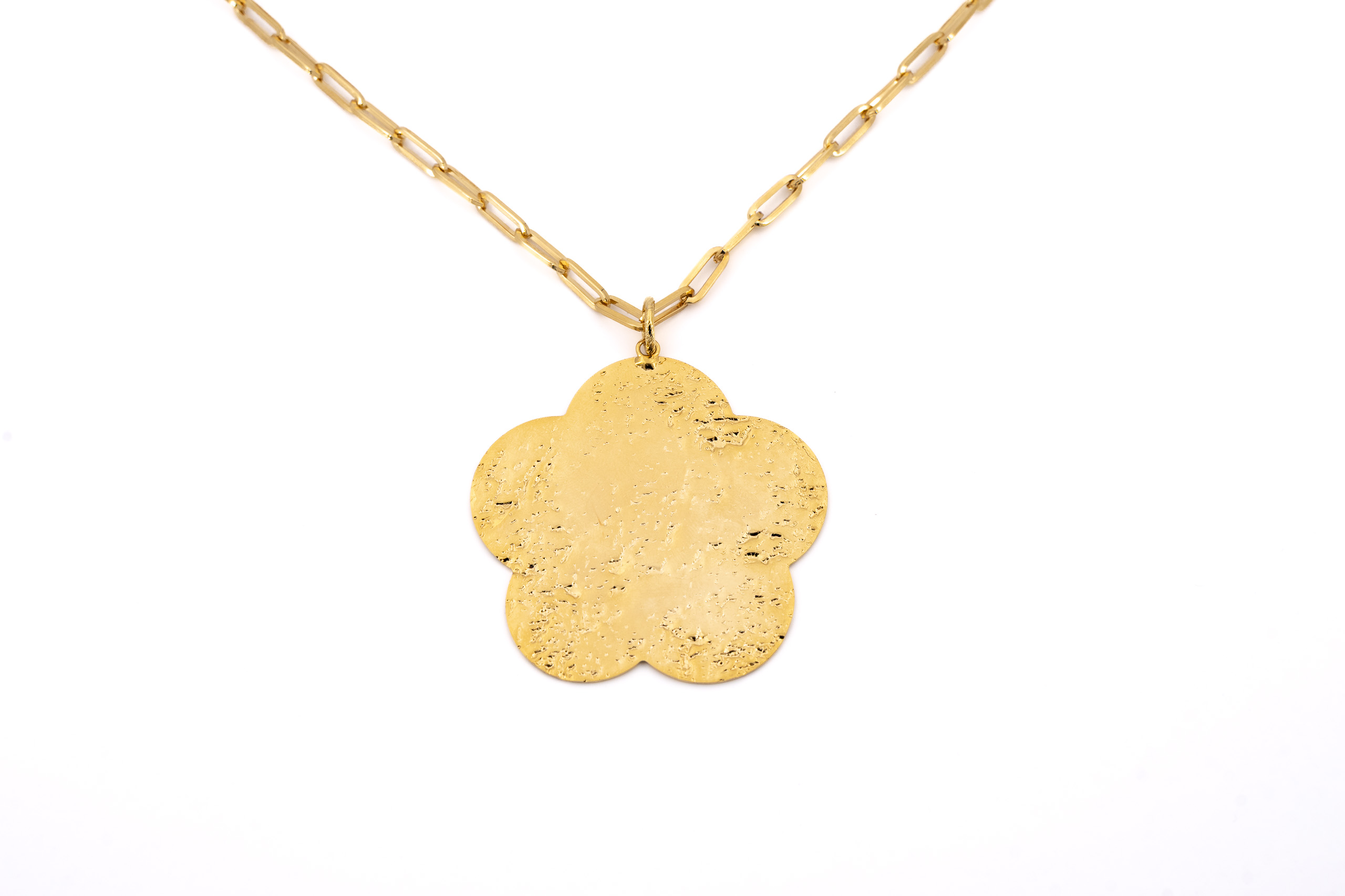 Collana lunga ottone catena con fiore martellato lucido
