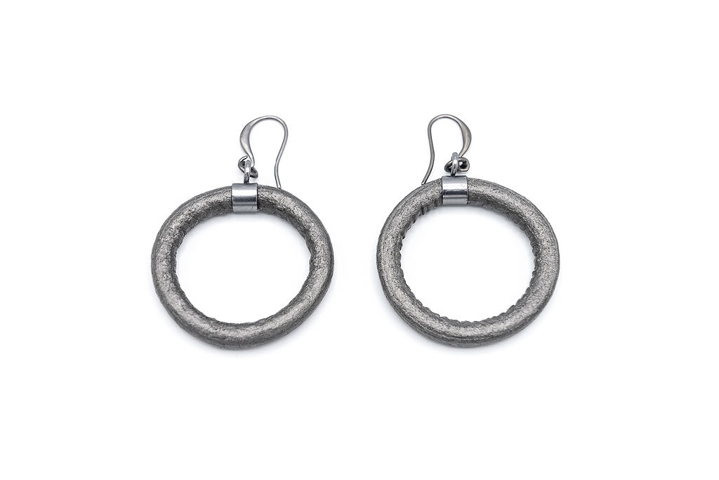 METAL AND LEATHER EARRING