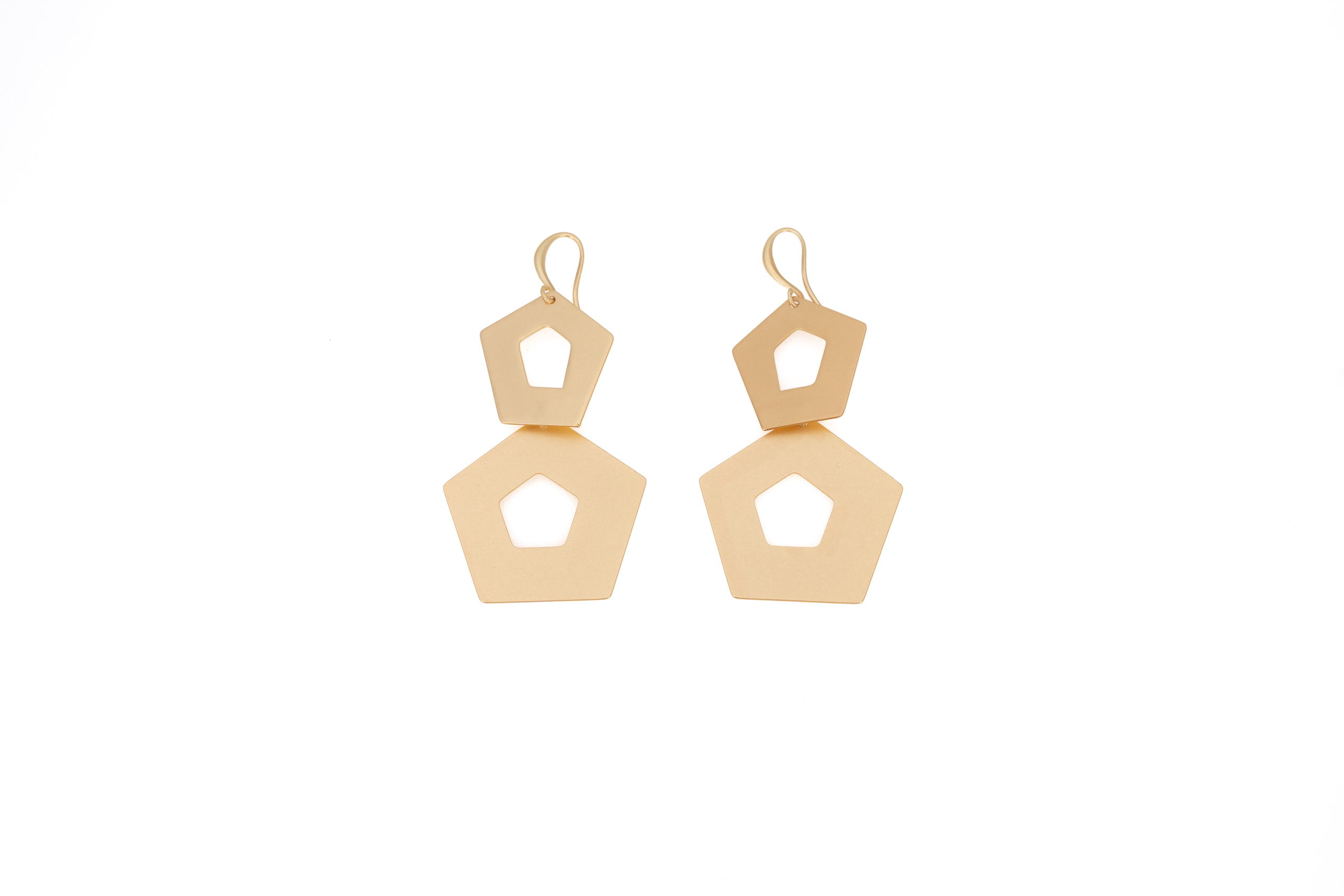 Orecchini ottone due pentagoni stilizzati opachi pendenti